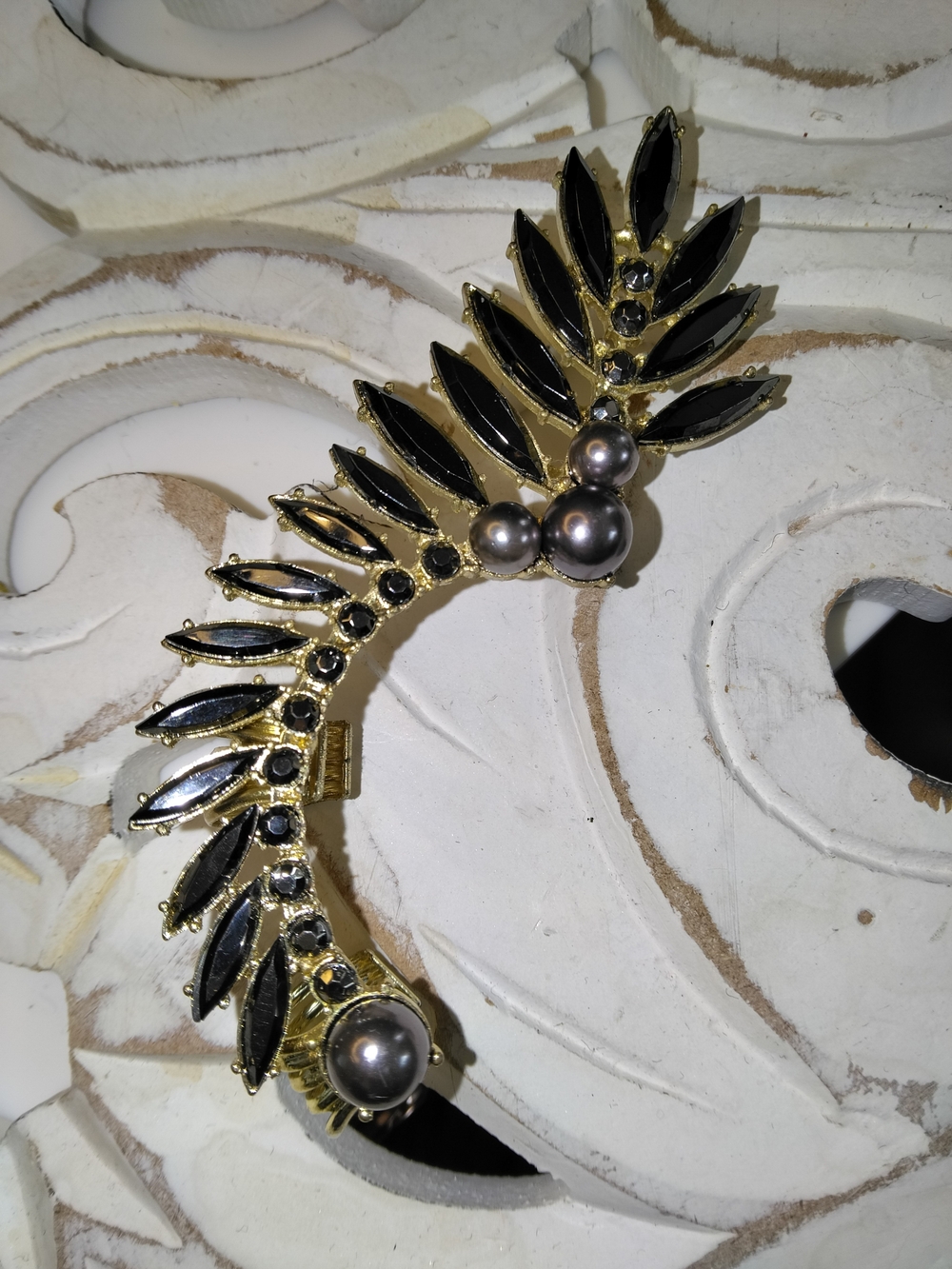 Vintage Gold Leaf Ear Cuff with Black Stones and Gunmetal Pearls
